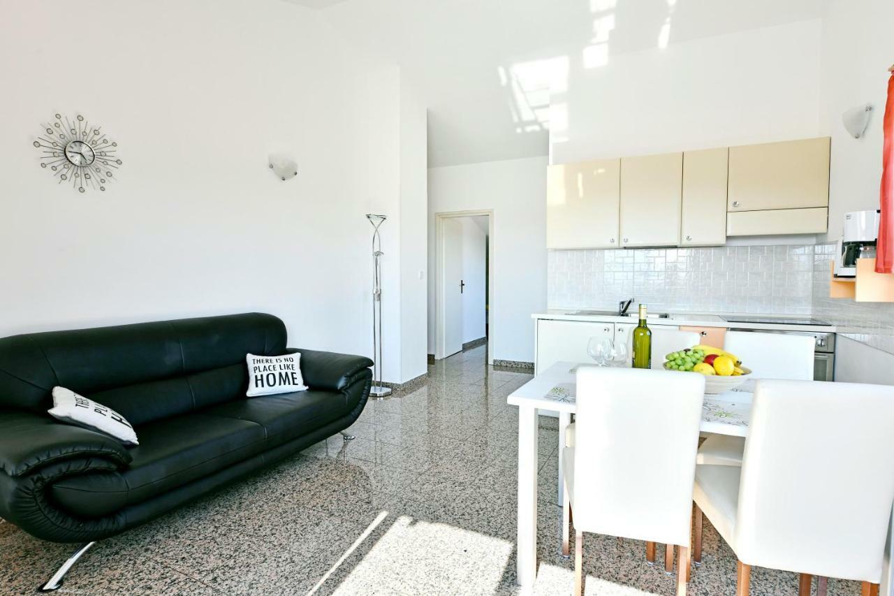 Ferienwohnung Apartman Del Mar Poreč Exterior foto